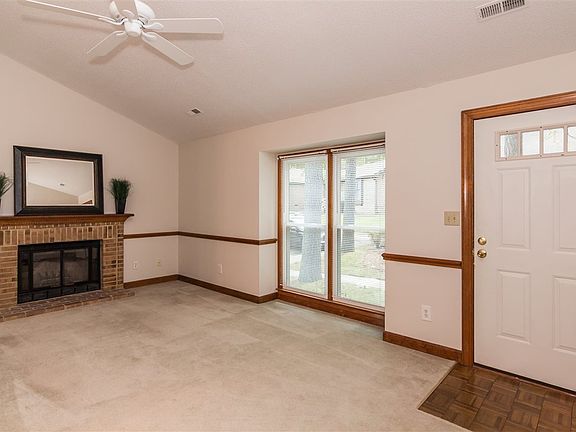 4th image of 200 W Woodcroft Pkwy APT 54D