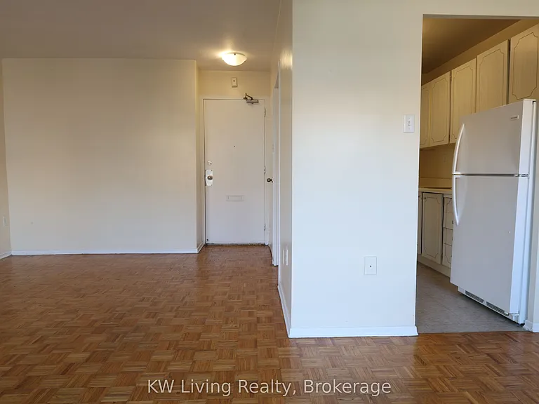 480 Lakeshore Rd E #301 — Photo 7