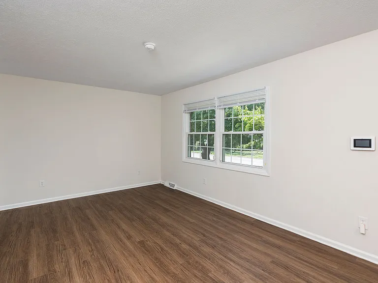 921 Dogwood Cir — Photo 6