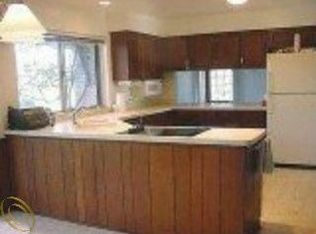 4555 Valleyview Dr, West Bloomfield, MI 48323