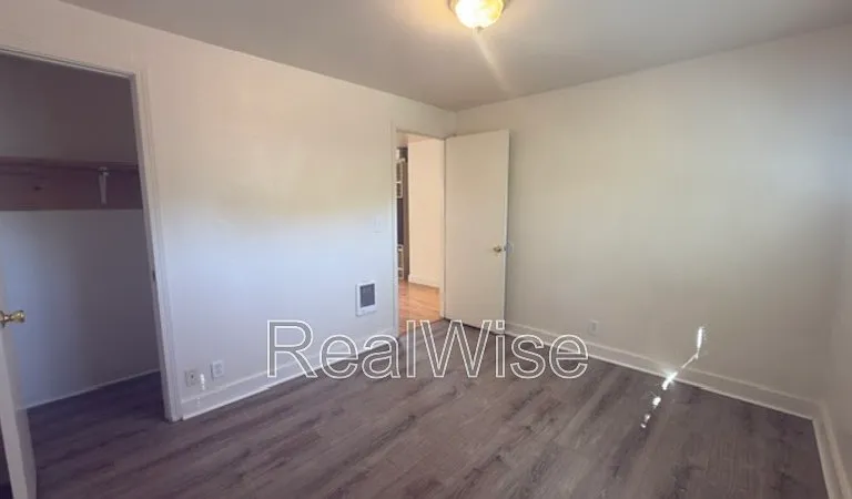 205 S Pine St — Photo 11