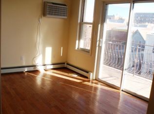 3153 42nd St, Astoria, NY 11103