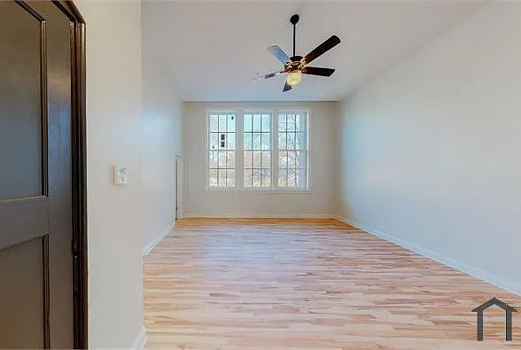 1 bed, 350 sqft, $975 — Photo 1