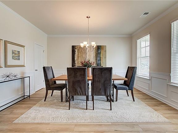 4th image of 682 Ellis Spring Way