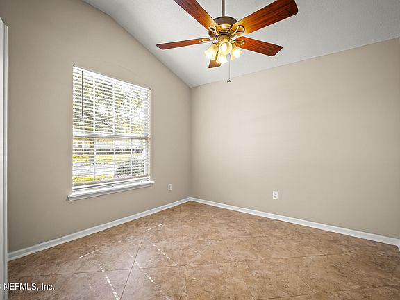 4th image of 2840 PEBBLEWOOD Lane