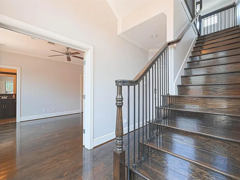 1739 Oakdale St — Photo 7