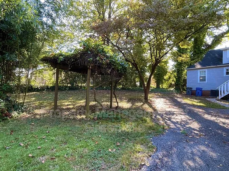 301 Rogers Ave — Photo 17