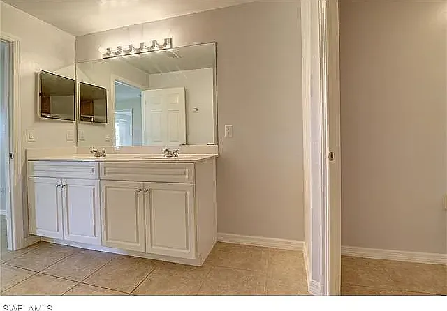 469 Rayford St — Photo 2