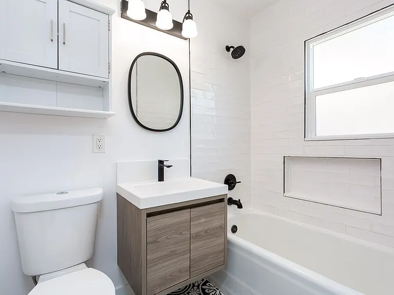 1128-32 Sassafras St — Photo 11