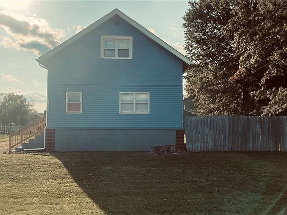 3rd image of 2201 N Bellwood Ave