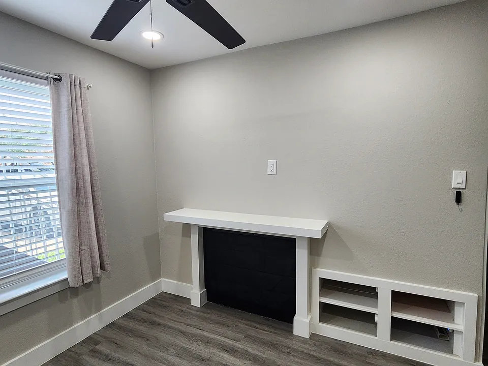 2200 Trinity Mills Rd #201