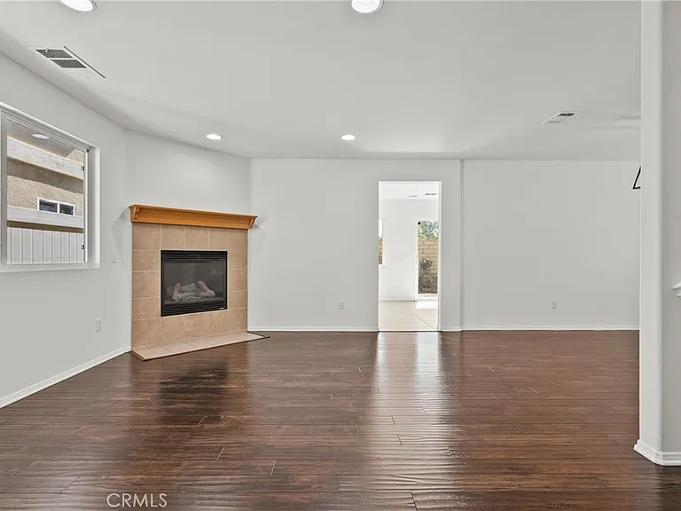 9427 Lemona Ave #20 — Photo 3