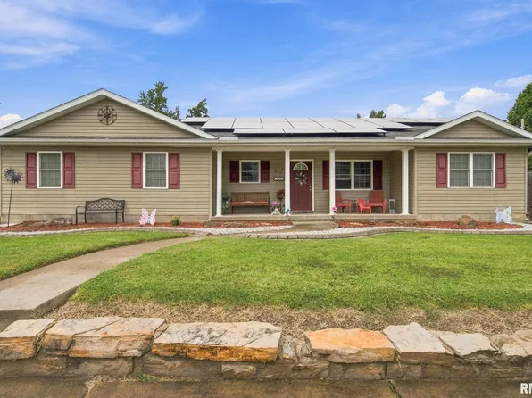 217 N 21st St, Herrin, IL 62948