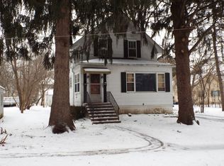 309 Circle Rd, Fox River Grove, IL 60021