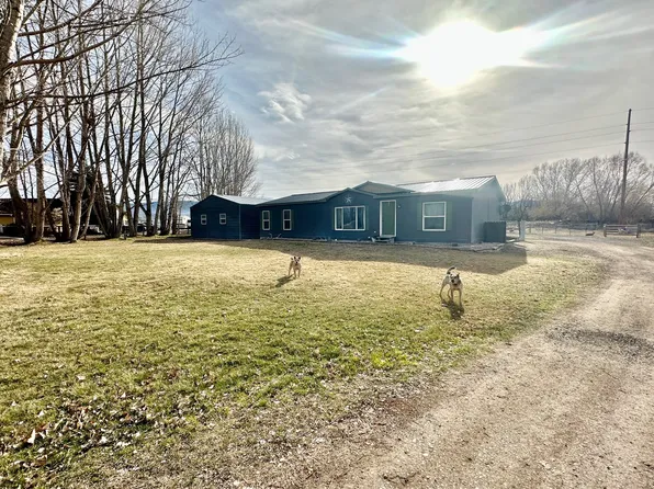 1037 Tefft St, Corvallis, MT 59828