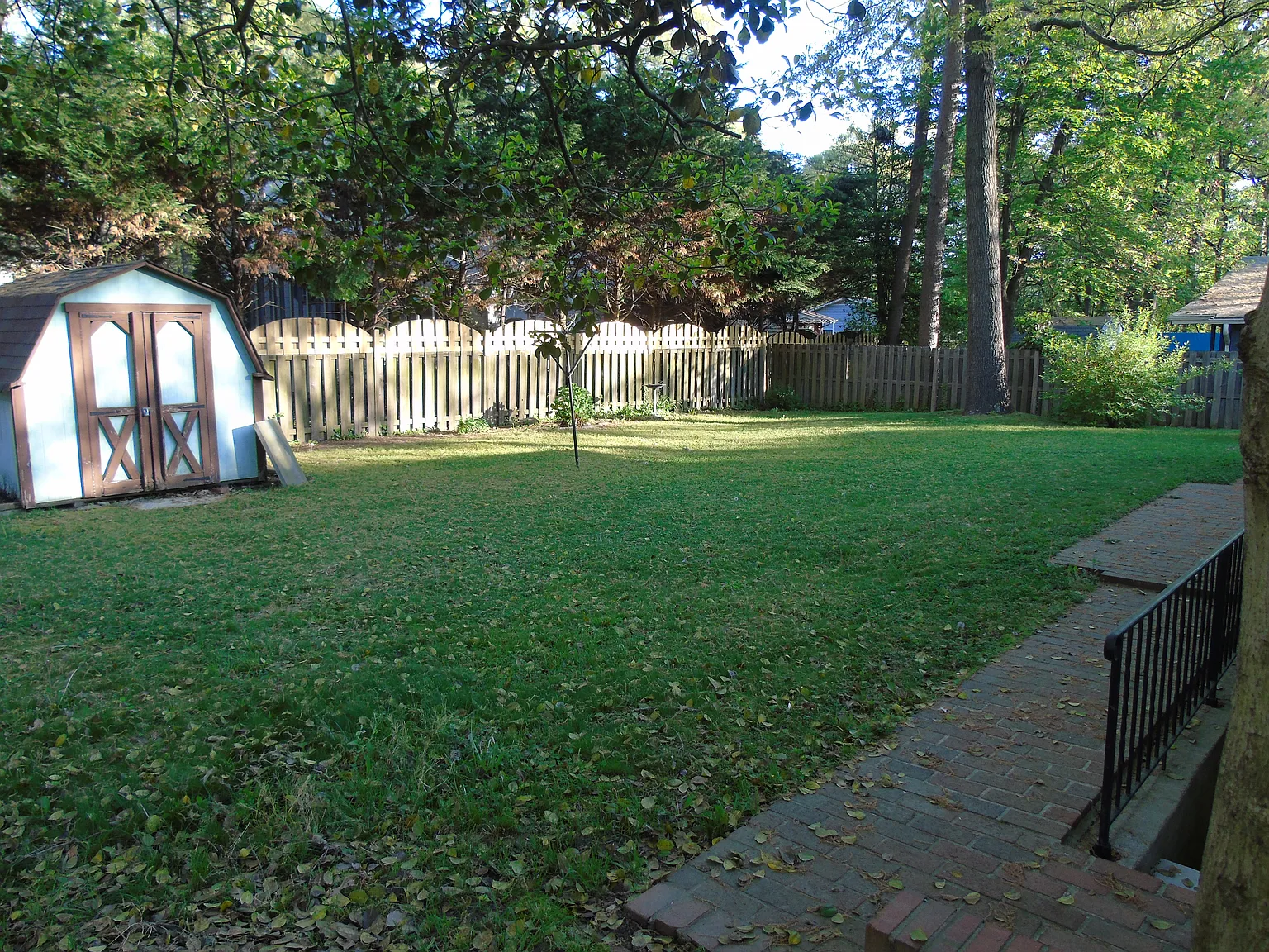 Available Now - 3 Br 1 Bath - Large Fence Yard - Walk To Sp Middle School- Severna Park Schools -... — Photo 3