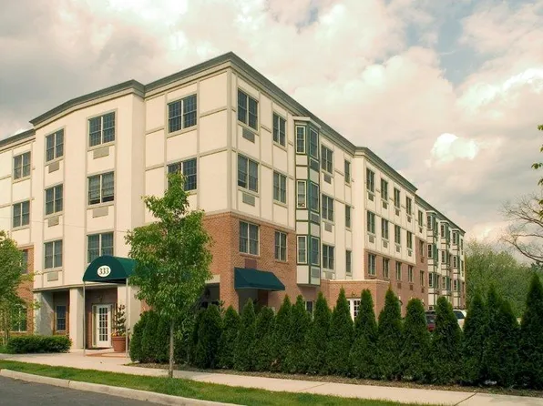 333 Willow St, Teaneck, NJ 07666