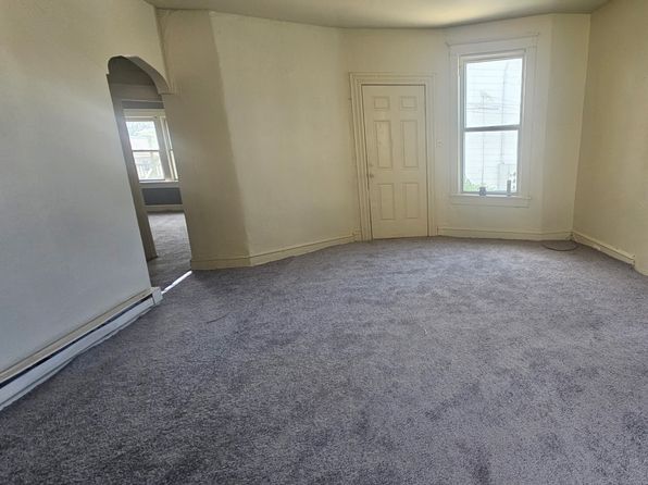 13 E Chestnut St APT 2