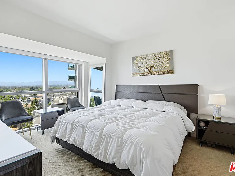 13700 Marina Pointe Dr #910 — Photo 15