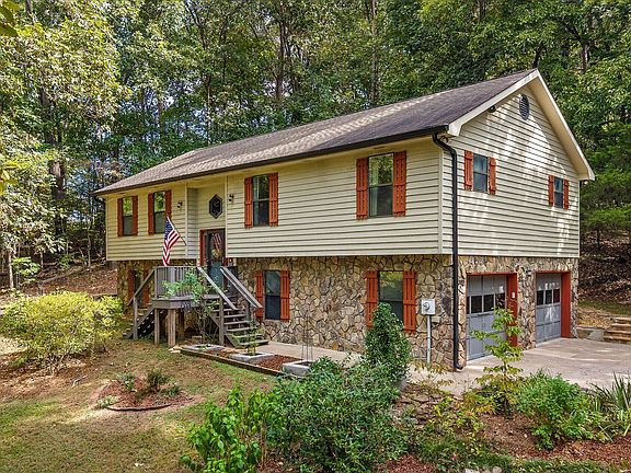 2nd image of 320 Old Lake Rd