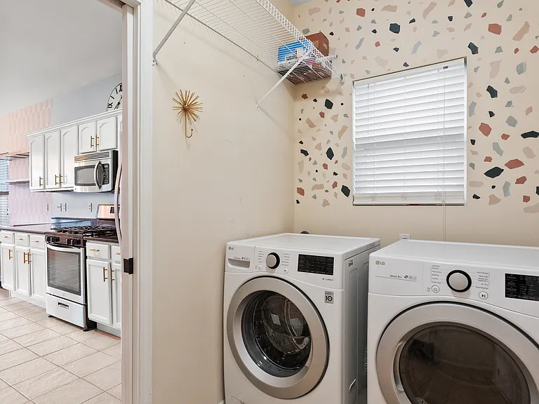 10334 Nelson St — Photo 30