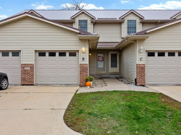 215 Shelley Ln NW Unit B, Cedar Rapids, IA 52405
