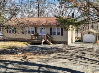 484 Westcolang Rd, Hawley, PA 18428