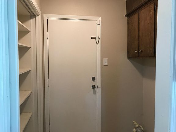 5th image of 125 Queens Ct #125