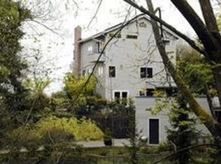 5635 SW Teig Pl, Seattle, WA 98116