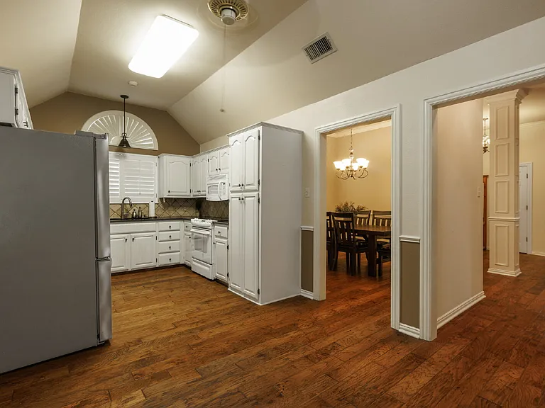 3726 Pensacola Dr — Photo 12