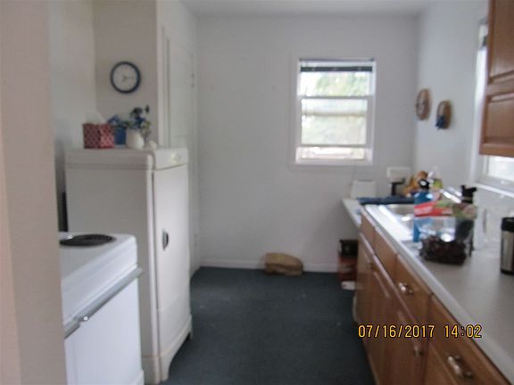 3rd image of 303 1st Ave NE