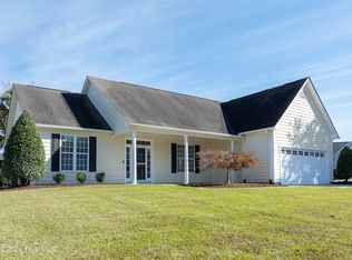 22 Amber Ct, Hampstead, NC 28443