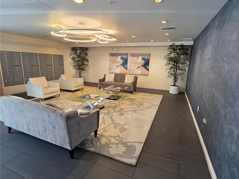 436 S Virgil Ave #405 — Photo 1