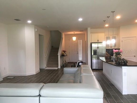 5th image of 2808 Esmeralda Dr