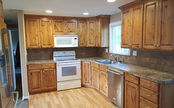 3rd image of 121 S Cutler Ave