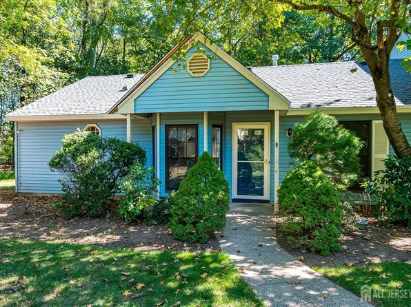 1801 Timber Oaks Rd, Edison, NJ 08820
