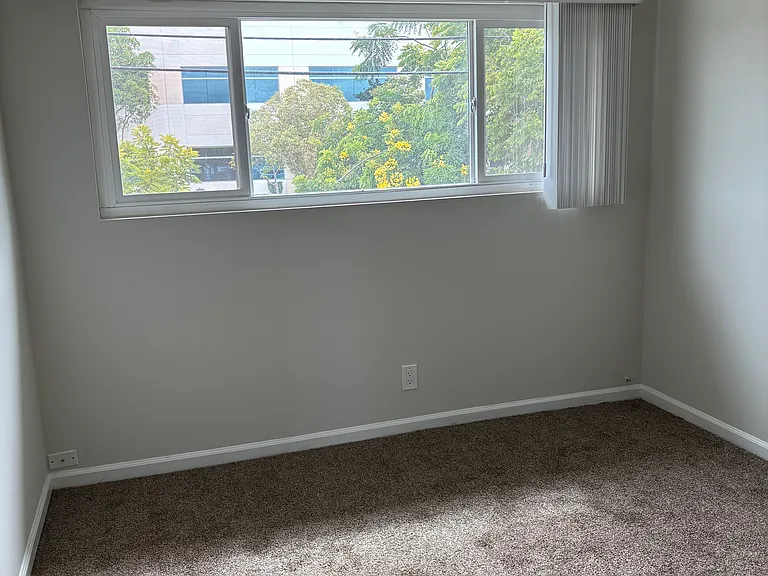 932 S Lemon St #L — Photo 8