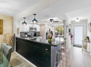 27 Abbey Ln APT 103, Delray Beach, FL 33446