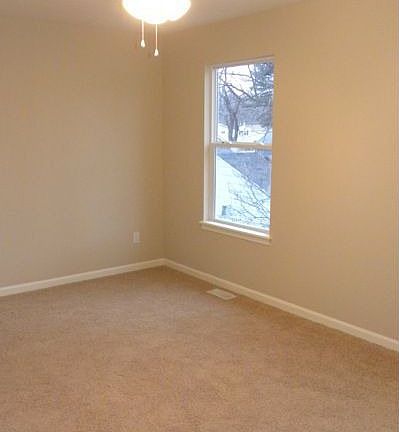 2nd image of 213 Traymore Blvd