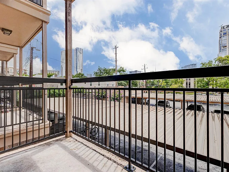 4515 Briar Hollow Pl #215 — Photo 21