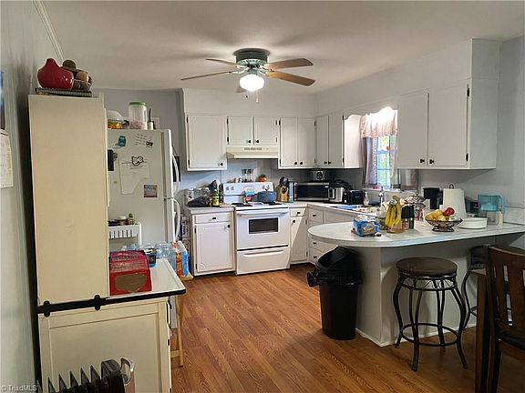 5th image of 141 Brenda Dr