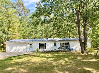 3313 Pleasant View Dr, Lewiston, MI 49756