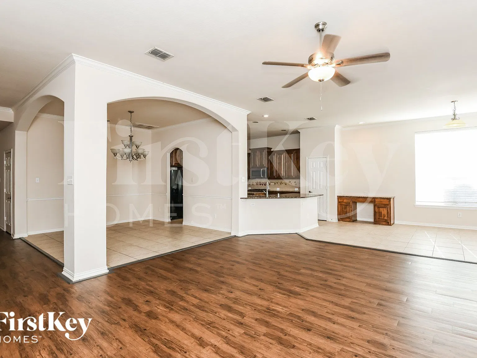 4 bed, 2.5 bath, 3108 sqft, $3,120 — Photo 2