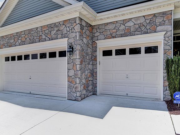 4th image of 4233 Wedgewood Dr