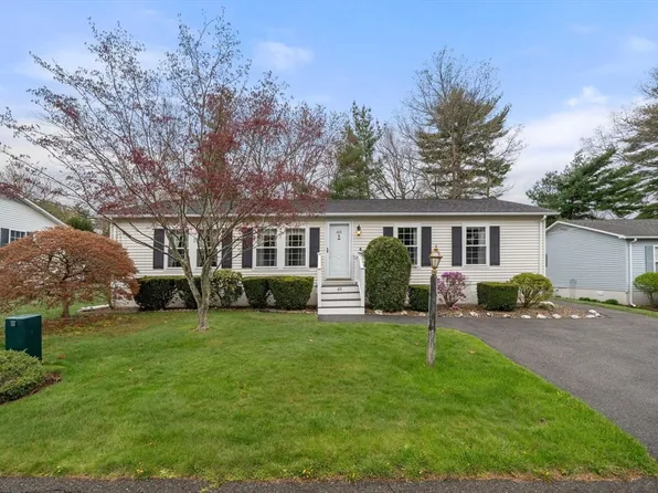 40 Trailwood Dr, Bridgewater, MA 02324