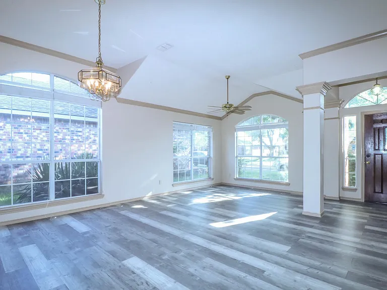 2108 Riverplace Dr — Photo 3