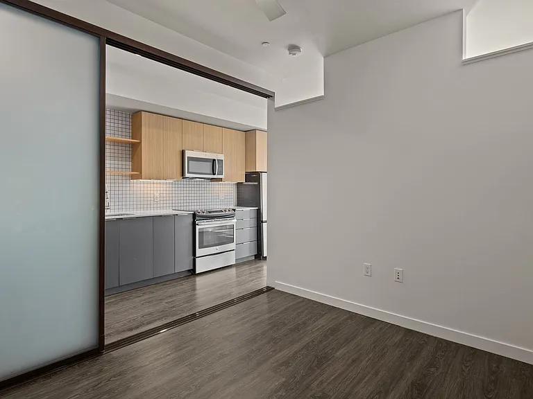 101 Broadway, Live Here, Go Anywhere — Photo 43