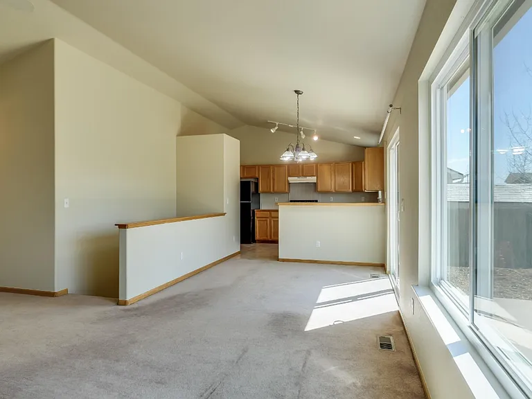 883 Emerald Dr — Photo 4