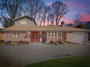 286 Summit Rd, Mountainside, NJ 07092