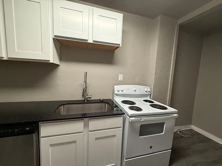 2432 NW 12th St — Photo 9